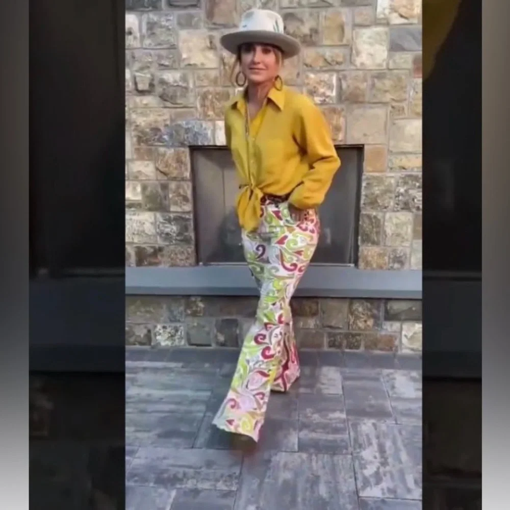 Lainey Wilson Bell Bottom Country Pants Size 25 Heart Like a Truck - Picture 9 of 9